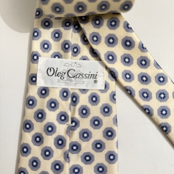 Vintage Oleg Cassini Men's 100% Silk Neck Tie Champagne Blue Medallion 58" - Picture 3 of 6